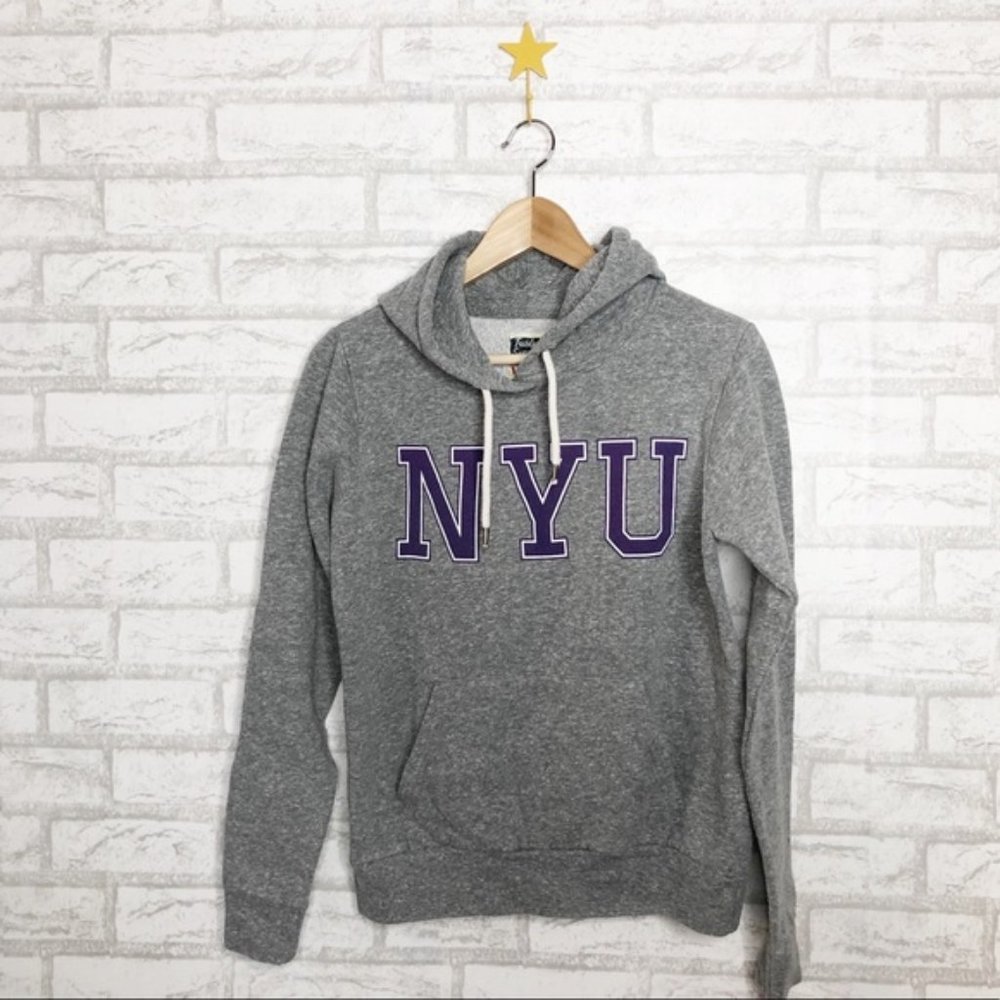 SOLD • NYU 🍎 Collge Sweatshirt